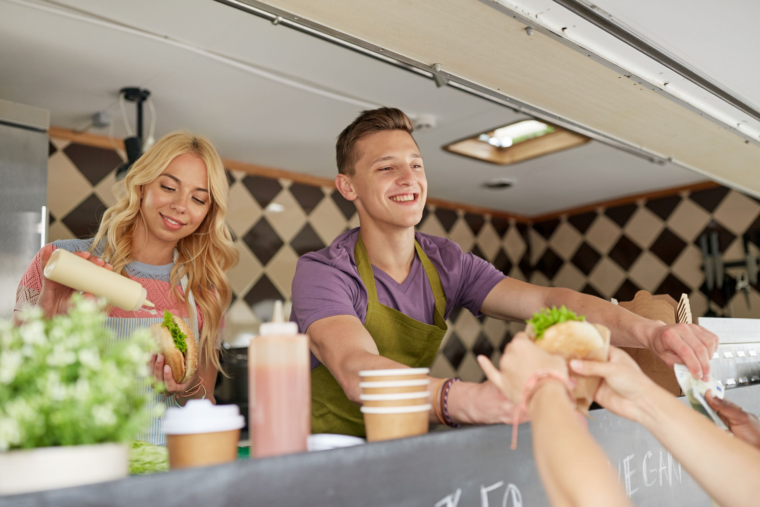 What Family Businesses Should Look for in Food Truck Builders
