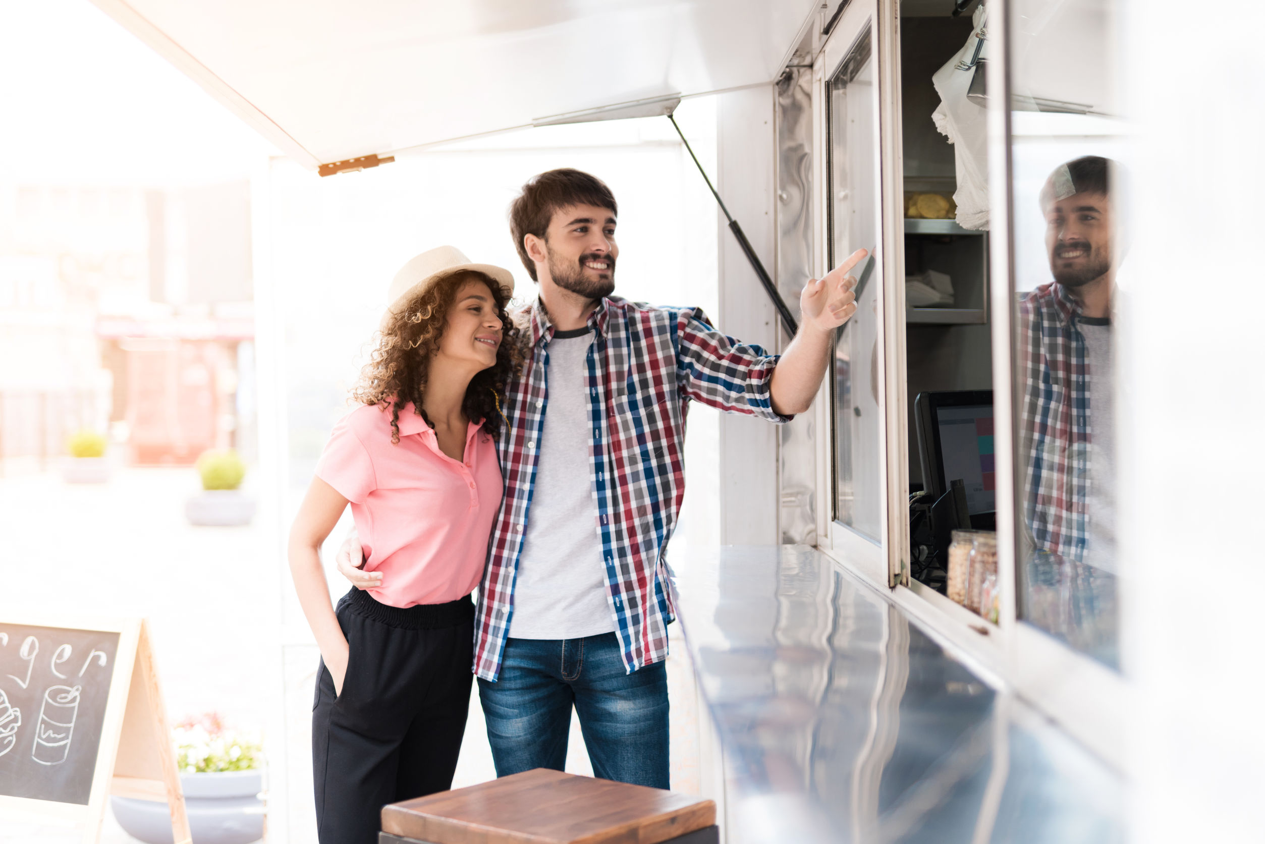 What Entrepreneurs Need to Know to Justify Food Truck Cost