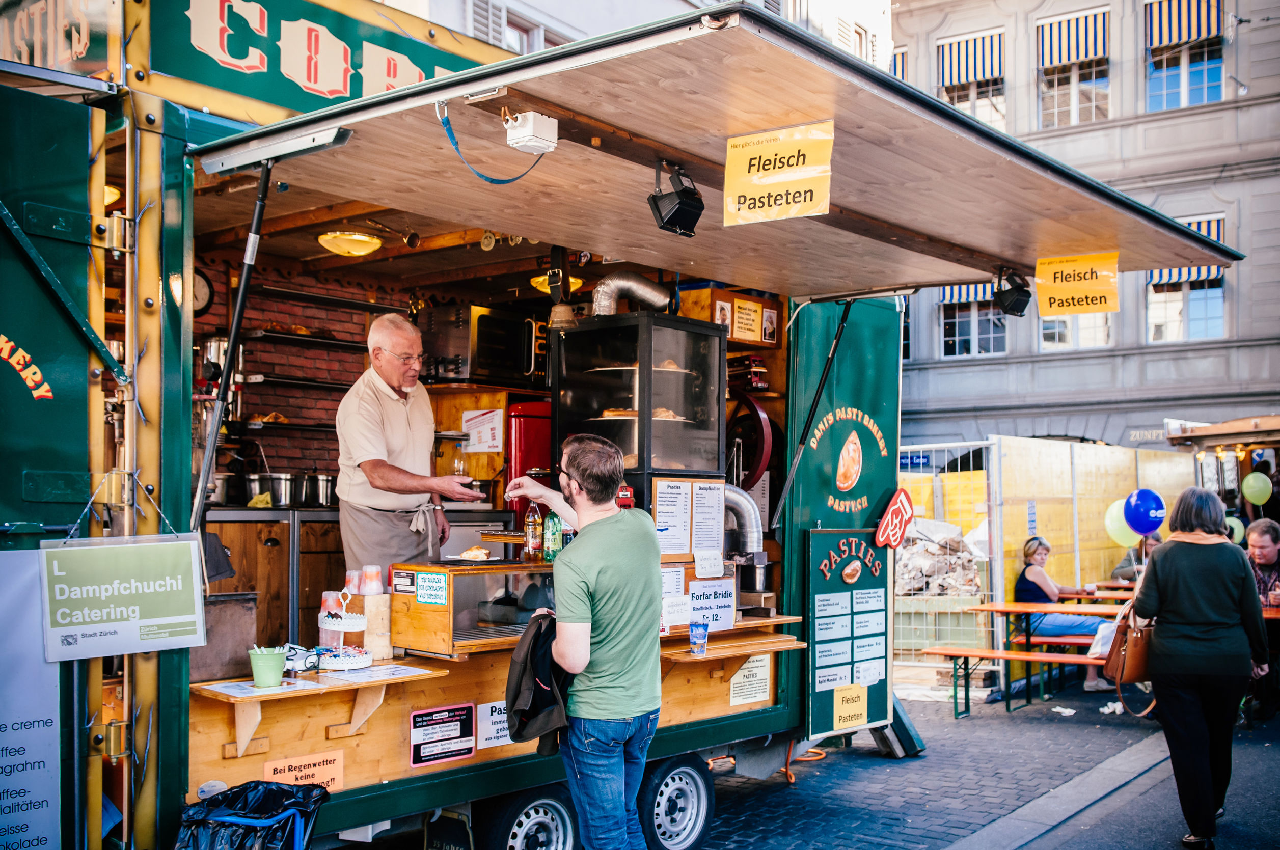 3 Reasons Why Retired People Should Buy a Food Truck