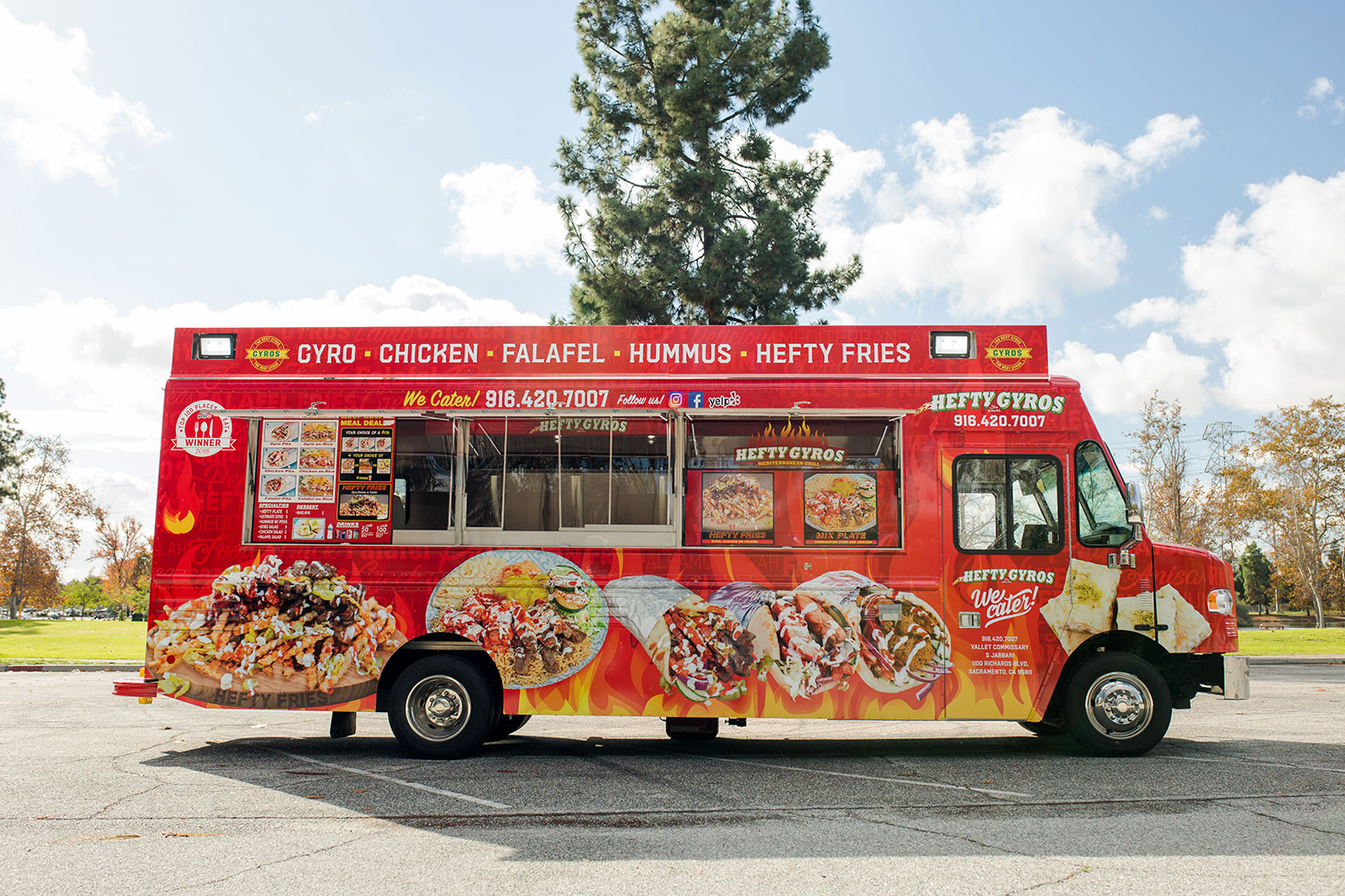 3 Exterior Food Truck Design Tips to Attract More Customers
