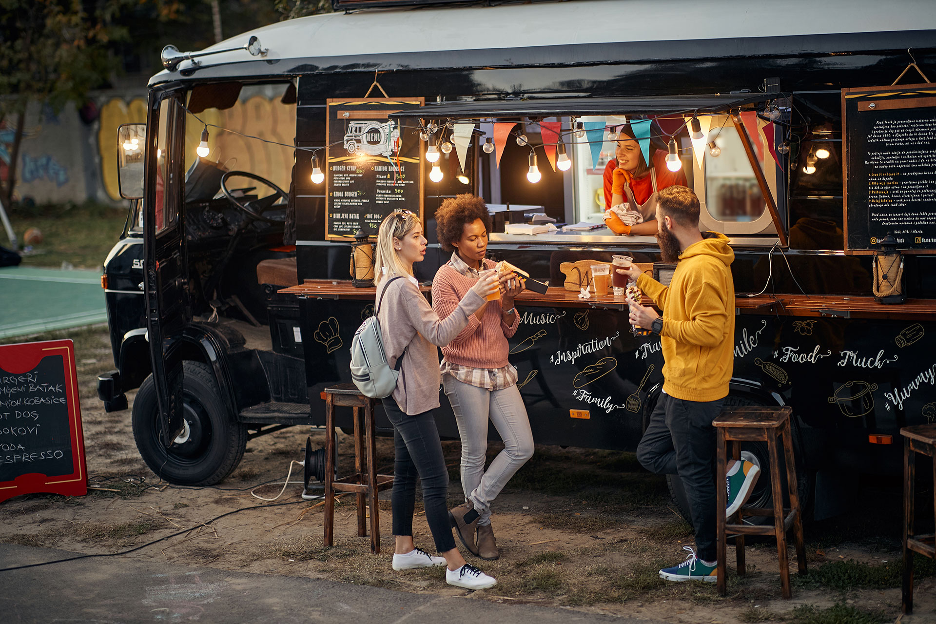 4 Food Truck Lighting Ideas To Attract More Customers - Legion Food Trucks