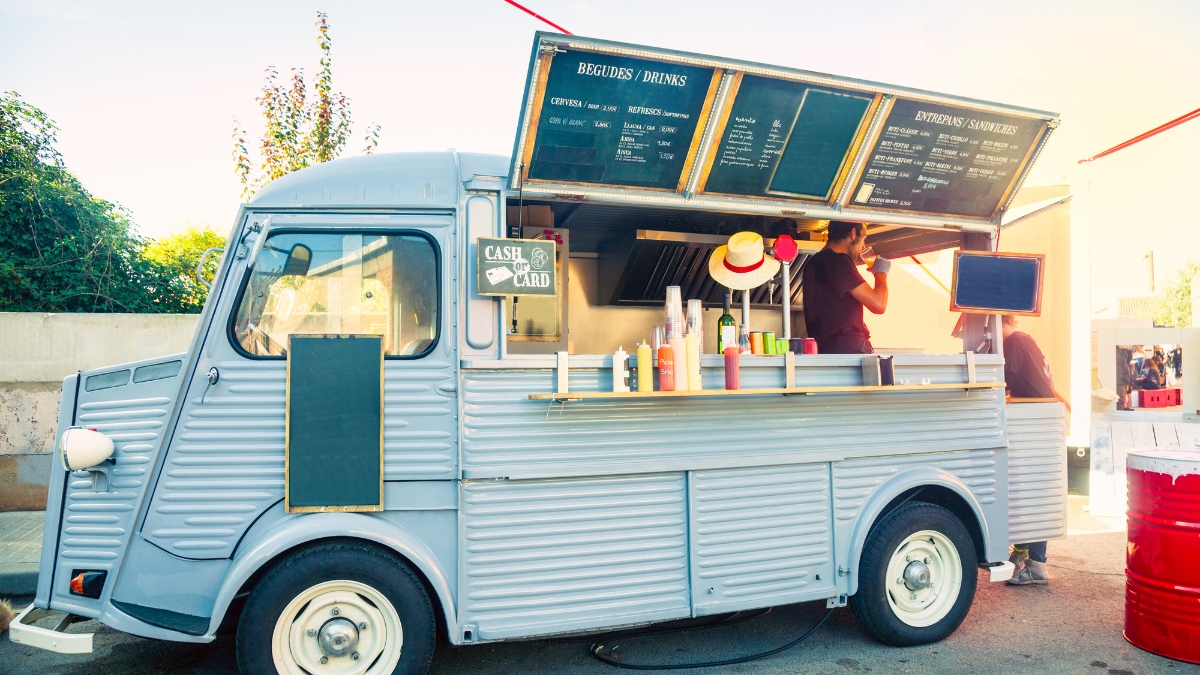 Before You Build a Food Truck: 6 Considerations