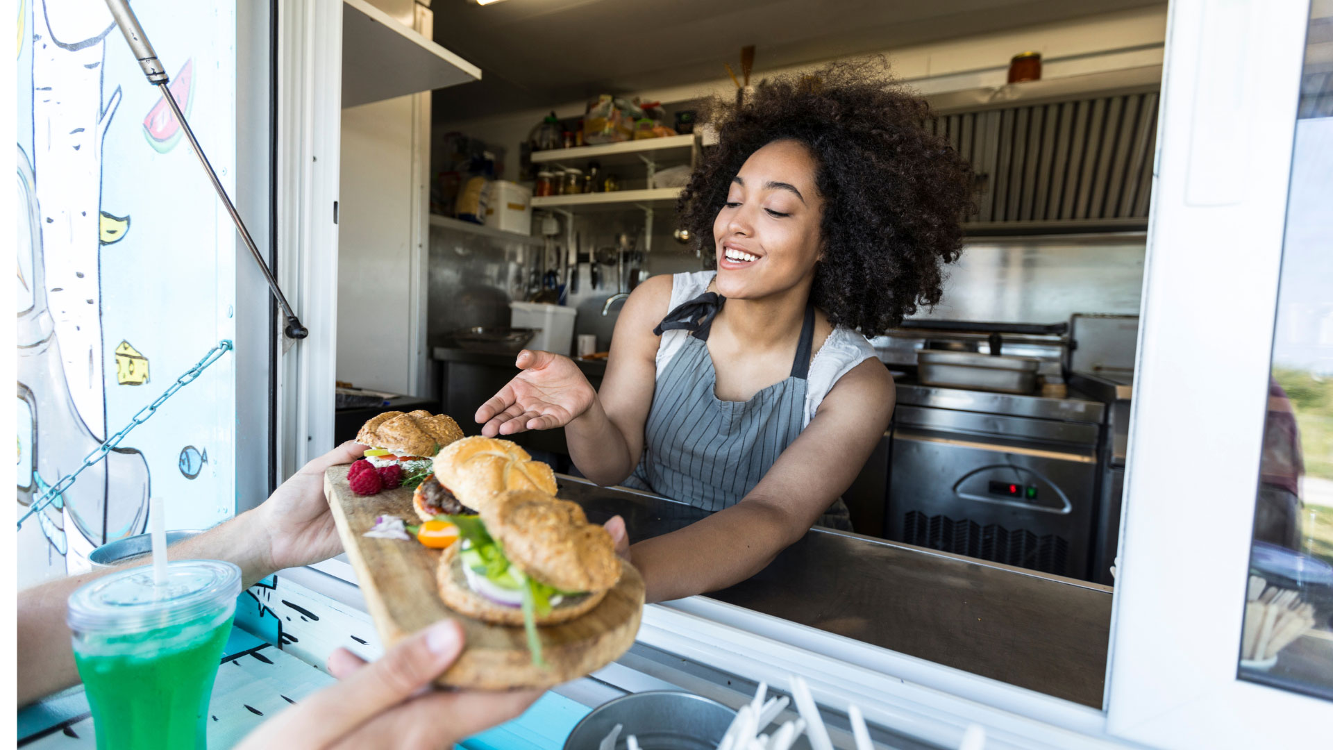 Creating Festive Food Truck Promotions for Holiday Crowds