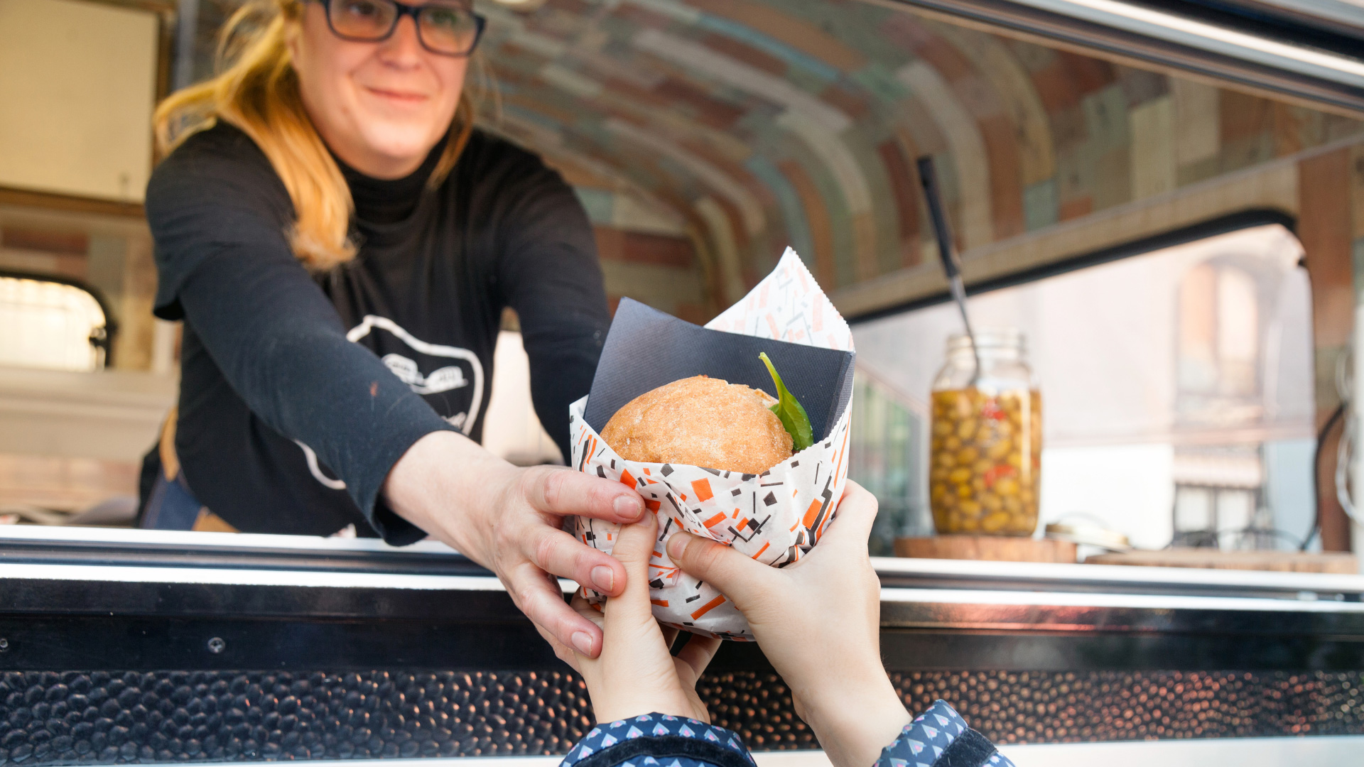 Marketing Your Food Truck for Corporate Holiday Events