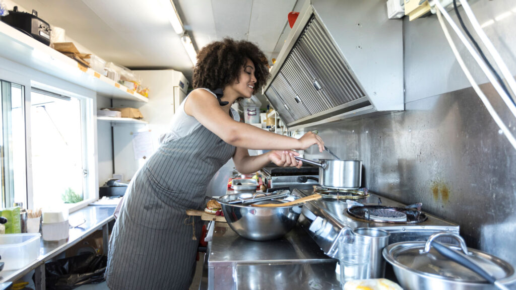 What’s the Ideal Layout for a Food Truck Kitchen?